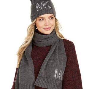 MICHAEL Kors ❄️Mirror Stud Hat/Scarf Set❄️